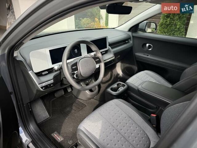 Серый Хендай Ioniq 5, объемом двигателя 0 л и пробегом 1 тыс. км за 42480 $, фото 16 на Automoto.ua