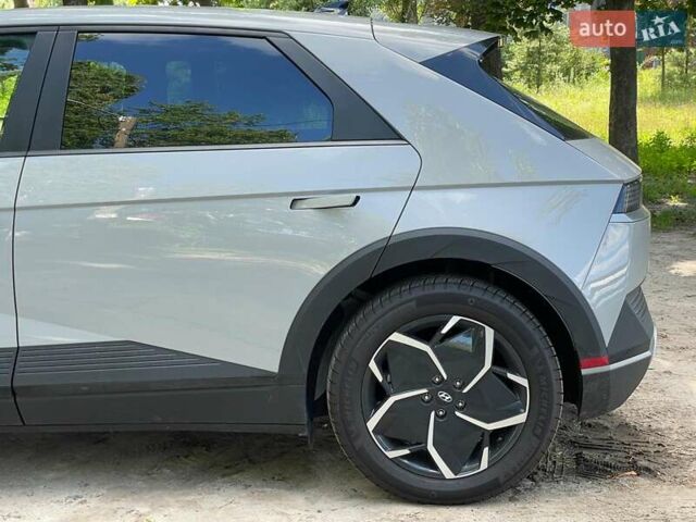 Серый Хендай Ioniq 5, объемом двигателя 0 л и пробегом 1 тыс. км за 37940 $, фото 13 на Automoto.ua