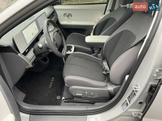 Серый Хендай Ioniq 5, объемом двигателя 0 л и пробегом 30 тыс. км за 17999 $, фото 15 на Automoto.ua