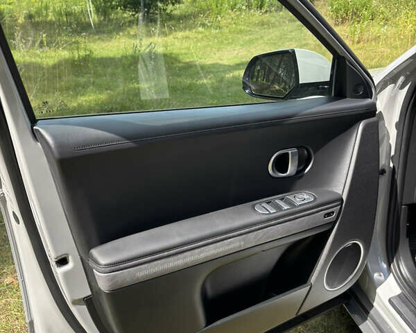 Сірий Хендай Ioniq 5, об'ємом двигуна 0 л та пробігом 31 тис. км за 29500 $, фото 23 на Automoto.ua