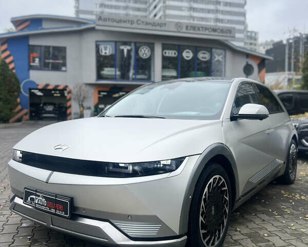 Серый Хендай Ioniq 5, объемом двигателя 0 л и пробегом 28 тыс. км за 31300 $, фото 1 на Automoto.ua