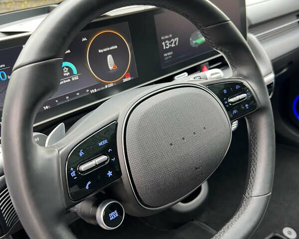 Серый Хендай Ioniq 5, объемом двигателя 0 л и пробегом 28 тыс. км за 31300 $, фото 13 на Automoto.ua