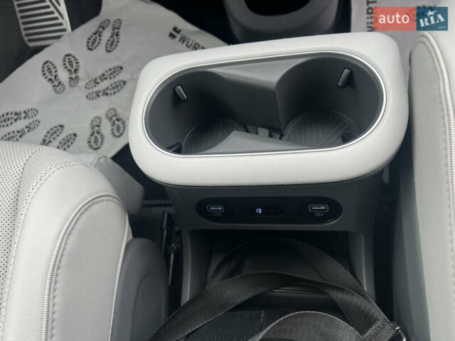Сірий Хендай Ioniq 5, об'ємом двигуна 0 л та пробігом 128 тис. км за 25700 $, фото 57 на Automoto.ua
