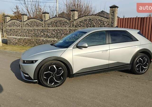 Серый Хендай Ioniq 5, объемом двигателя 0 л и пробегом 17 тыс. км за 27500 $, фото 2 на Automoto.ua