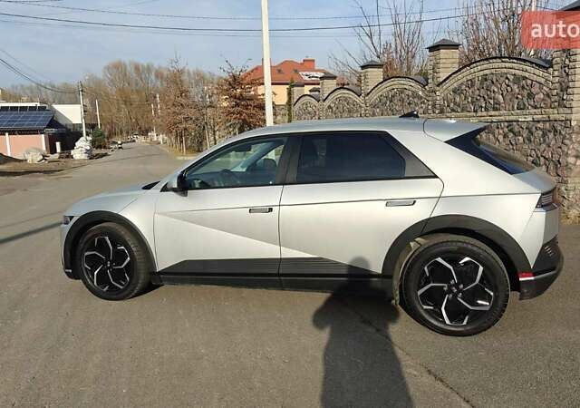 Серый Хендай Ioniq 5, объемом двигателя 0 л и пробегом 17 тыс. км за 27500 $, фото 3 на Automoto.ua