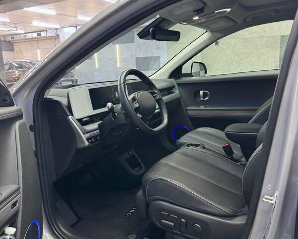 Серый Хендай Ioniq 5, объемом двигателя 0 л и пробегом 14 тыс. км за 35000 $, фото 7 на Automoto.ua