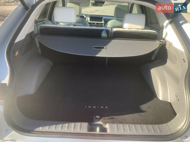 Серый Хендай Ioniq 5, объемом двигателя 0 л и пробегом 11 тыс. км за 27800 $, фото 16 на Automoto.ua