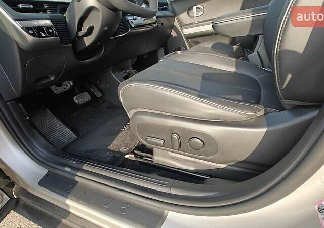 Серый Хендай Ioniq 5, объемом двигателя 0 л и пробегом 17 тыс. км за 27500 $, фото 14 на Automoto.ua