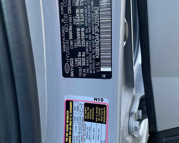 Серый Хендай Ioniq 5, объемом двигателя 0 л и пробегом 18 тыс. км за 28900 $, фото 14 на Automoto.ua