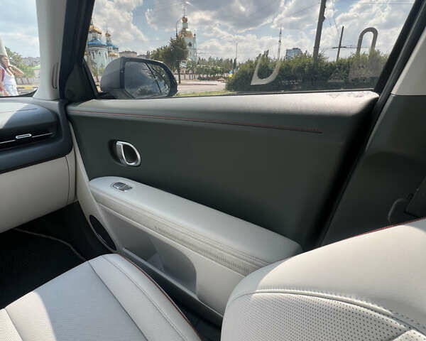 Сірий Хендай Ioniq 5, об'ємом двигуна 0 л та пробігом 13 тис. км за 33500 $, фото 34 на Automoto.ua