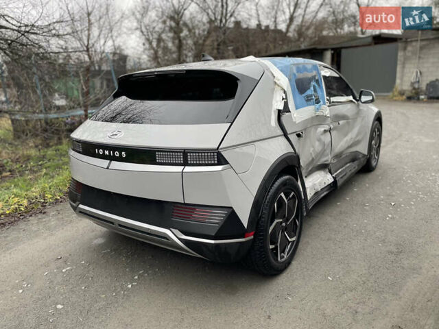 Серый Хендай Ioniq 5, объемом двигателя 0 л и пробегом 30 тыс. км за 17999 $, фото 7 на Automoto.ua