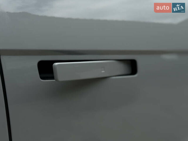 Серый Хендай Ioniq 5, объемом двигателя 0 л и пробегом 20 тыс. км за 27999 $, фото 7 на Automoto.ua