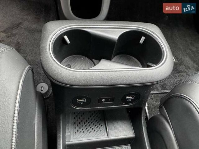 Сірий Хендай Ioniq 5, об'ємом двигуна 0 л та пробігом 37 тис. км за 28990 $, фото 12 на Automoto.ua