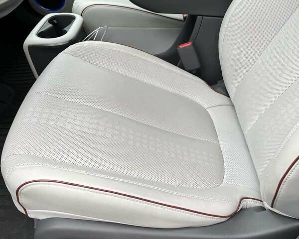 Серый Хендай Ioniq 5, объемом двигателя 0 л и пробегом 34 тыс. км за 27300 $, фото 14 на Automoto.ua