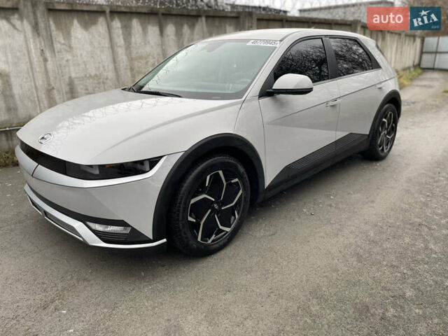 Серый Хендай Ioniq 5, объемом двигателя 0 л и пробегом 30 тыс. км за 17999 $, фото 3 на Automoto.ua