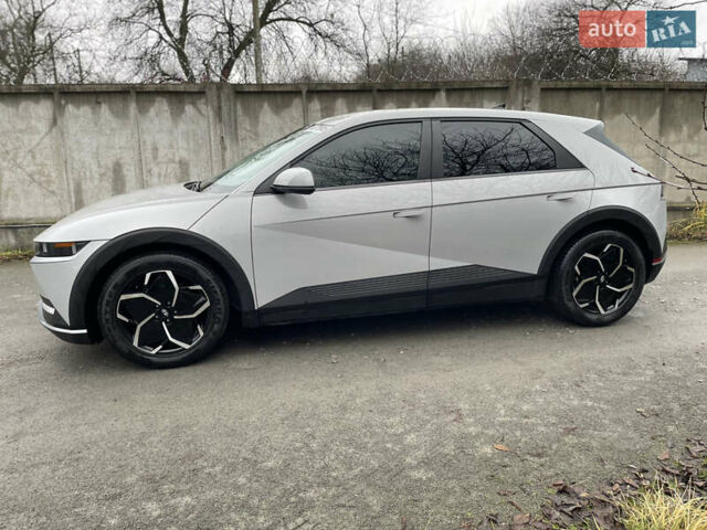 Серый Хендай Ioniq 5, объемом двигателя 0 л и пробегом 30 тыс. км за 17999 $, фото 4 на Automoto.ua