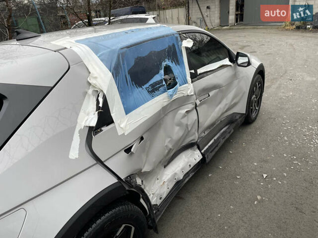 Серый Хендай Ioniq 5, объемом двигателя 0 л и пробегом 30 тыс. км за 17999 $, фото 8 на Automoto.ua