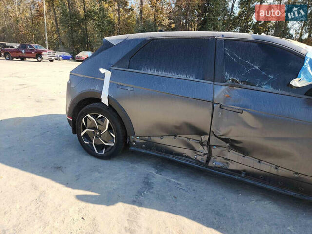 Серый Хендай Ioniq 5, объемом двигателя 0 л и пробегом 96 тыс. км за 17000 $, фото 4 на Automoto.ua