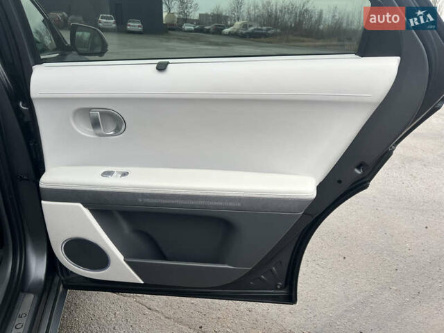 Сірий Хендай Ioniq 5, об'ємом двигуна 0 л та пробігом 128 тис. км за 25700 $, фото 49 на Automoto.ua