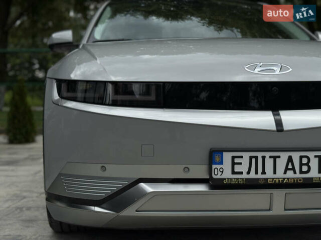 Серый Хендай Ioniq 5, объемом двигателя 0 л и пробегом 20 тыс. км за 27999 $, фото 5 на Automoto.ua