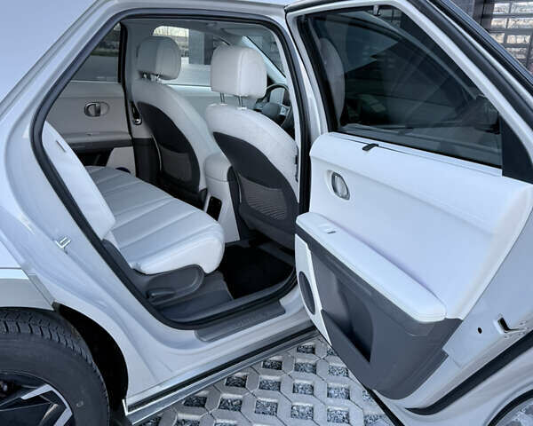 Серый Хендай Ioniq 5, объемом двигателя 0 л и пробегом 27 тыс. км за 30500 $, фото 32 на Automoto.ua