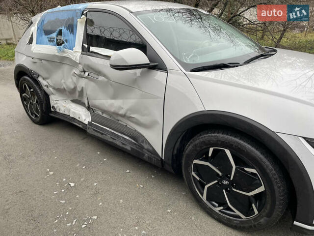 Серый Хендай Ioniq 5, объемом двигателя 0 л и пробегом 30 тыс. км за 17999 $, фото 9 на Automoto.ua
