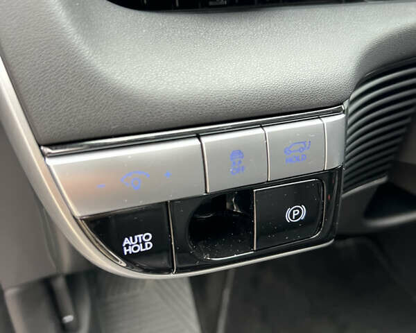Серый Хендай Ioniq 5, объемом двигателя 0 л и пробегом 28 тыс. км за 31300 $, фото 14 на Automoto.ua