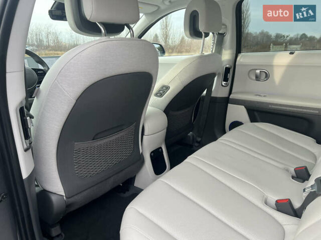 Сірий Хендай Ioniq 5, об'ємом двигуна 0 л та пробігом 128 тис. км за 25700 $, фото 41 на Automoto.ua