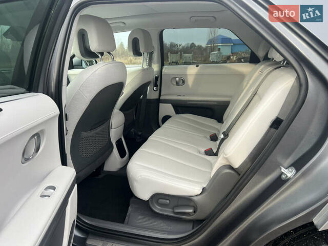 Сірий Хендай Ioniq 5, об'ємом двигуна 0 л та пробігом 128 тис. км за 25700 $, фото 43 на Automoto.ua