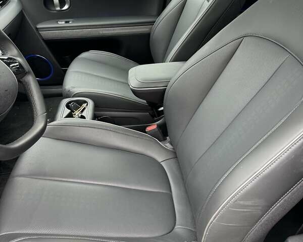 Серый Хендай Ioniq 5, объемом двигателя 0 л и пробегом 14 тыс. км за 35000 $, фото 11 на Automoto.ua