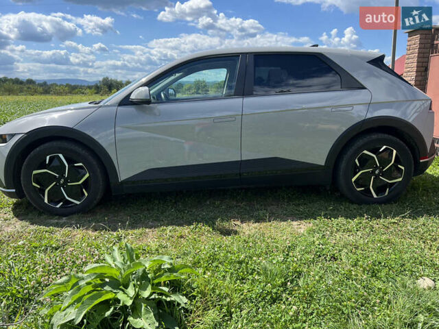 Серый Хендай Ioniq 5, объемом двигателя 0 л и пробегом 27 тыс. км за 28700 $, фото 2 на Automoto.ua