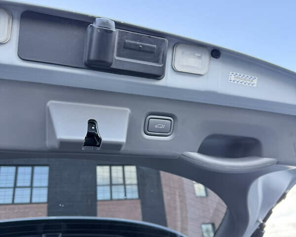 Серый Хендай Ioniq 5, объемом двигателя 0 л и пробегом 27 тыс. км за 30500 $, фото 36 на Automoto.ua