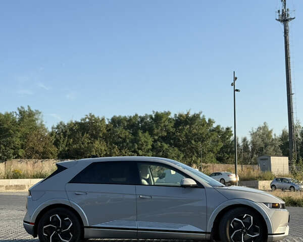 Серый Хендай Ioniq 5, объемом двигателя 0 л и пробегом 21 тыс. км за 32300 $, фото 3 на Automoto.ua