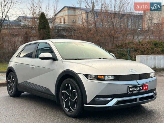 Серый Хендай Ioniq 5, объемом двигателя 0 л и пробегом 12 тыс. км за 30990 $, фото 6 на Automoto.ua