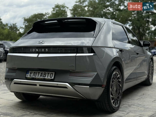 Серый Хендай Ioniq 5, объемом двигателя 0 л и пробегом 20 тыс. км за 27999 $, фото 3 на Automoto.ua