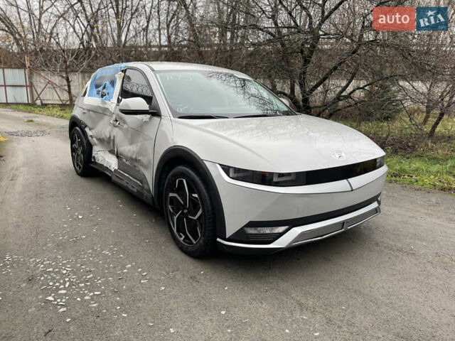 Серый Хендай Ioniq 5, объемом двигателя 0 л и пробегом 30 тыс. км за 17999 $, фото 1 на Automoto.ua