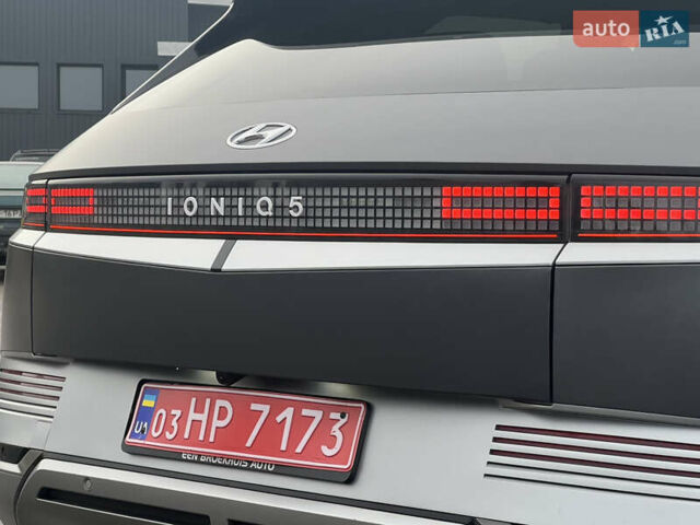 Сірий Хендай Ioniq 5, об'ємом двигуна 0 л та пробігом 128 тис. км за 25700 $, фото 24 на Automoto.ua