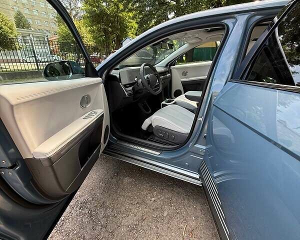 Серый Хендай Ioniq 5, объемом двигателя 0 л и пробегом 38 тыс. км за 35000 $, фото 9 на Automoto.ua