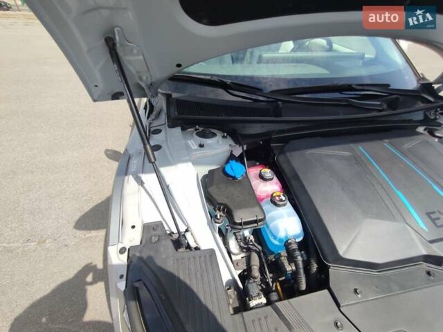 Серый Хендай Ioniq 5, объемом двигателя 0 л и пробегом 14 тыс. км за 36300 $, фото 6 на Automoto.ua