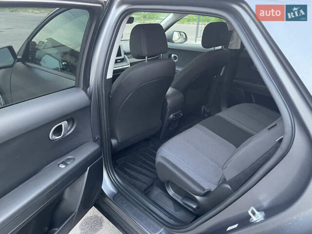 Серый Хендай Ioniq 5, объемом двигателя 0 л и пробегом 7 тыс. км за 30999 $, фото 51 на Automoto.ua