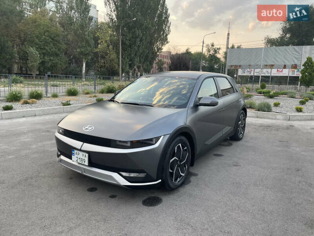Серый Хендай Ioniq 5, объемом двигателя 0 л и пробегом 7 тыс. км за 30999 $, фото 2 на Automoto.ua
