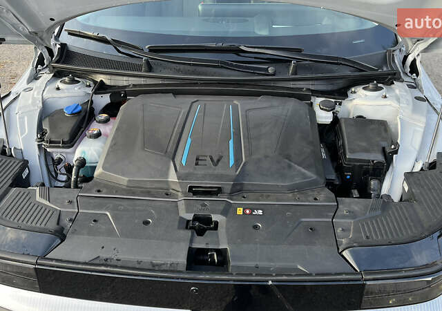 Серый Хендай Ioniq 5, объемом двигателя 0 л и пробегом 29 тыс. км за 27500 $, фото 11 на Automoto.ua
