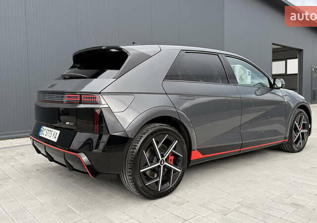 Серый Хендай Ioniq 5, объемом двигателя 0 л и пробегом 2 тыс. км за 40500 $, фото 5 на Automoto.ua