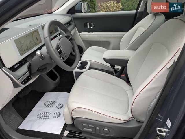Серый Хендай Ioniq 5, объемом двигателя 0 л и пробегом 12 тыс. км за 29999 $, фото 18 на Automoto.ua