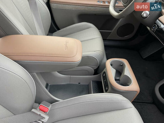Сірий Хендай Ioniq 5, об'ємом двигуна 0 л та пробігом 7 тис. км за 32500 $, фото 24 на Automoto.ua