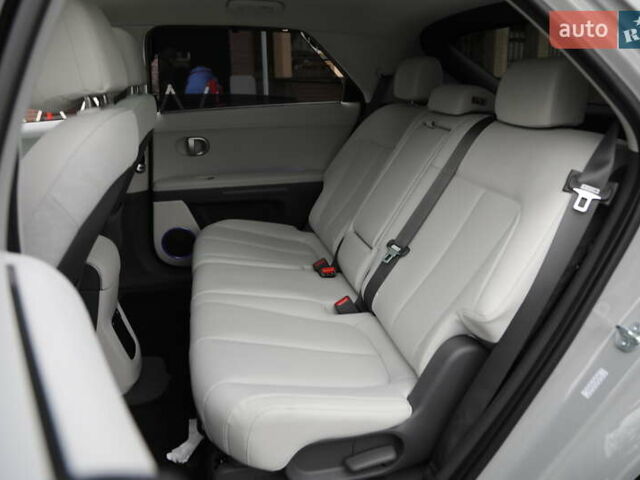 Сірий Хендай Ioniq 5, об'ємом двигуна 0 л та пробігом 14 тис. км за 33800 $, фото 8 на Automoto.ua