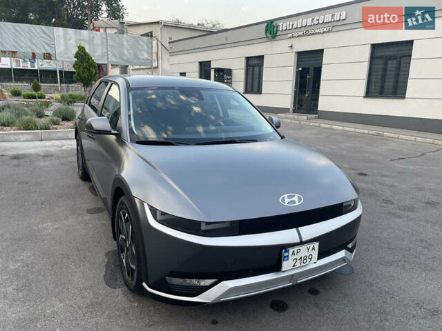 Серый Хендай Ioniq 5, объемом двигателя 0 л и пробегом 7 тыс. км за 30999 $, фото 12 на Automoto.ua