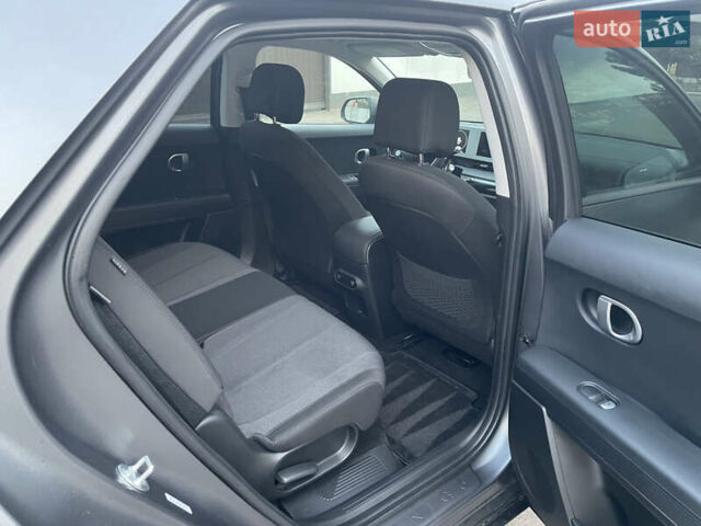 Серый Хендай Ioniq 5, объемом двигателя 0 л и пробегом 7 тыс. км за 30999 $, фото 49 на Automoto.ua