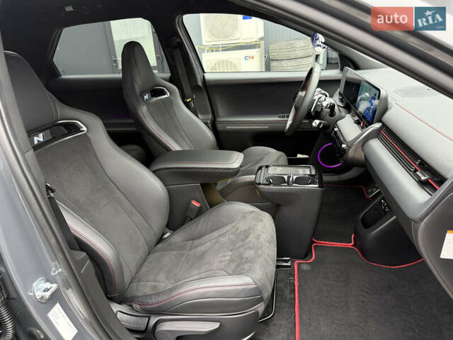 Серый Хендай Ioniq 5, объемом двигателя 0 л и пробегом 3 тыс. км за 39500 $, фото 16 на Automoto.ua