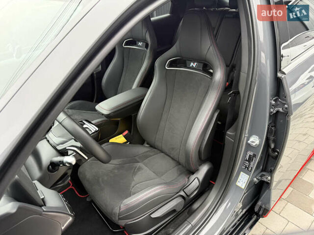 Серый Хендай Ioniq 5, объемом двигателя 0 л и пробегом 3 тыс. км за 39500 $, фото 1 на Automoto.ua
